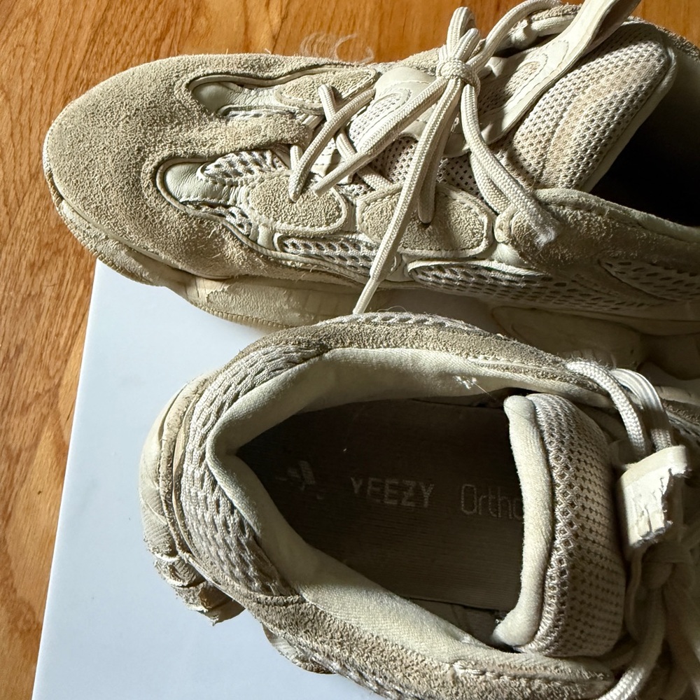 Yeezy sneakers - Picture 5 of 6